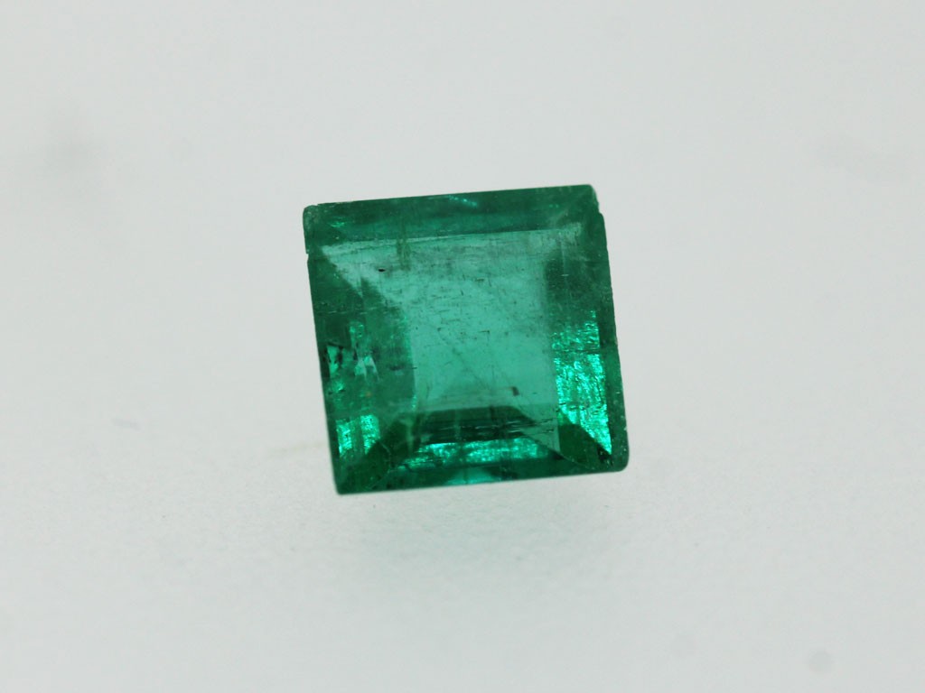 Emeraude carré 5x5mm 0.63ct