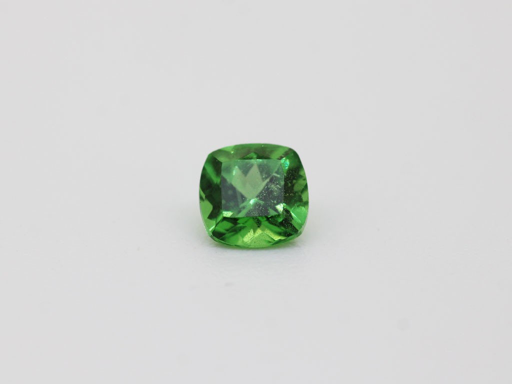 Tsavorite coussin 5.5x5.6mm 0.92ct