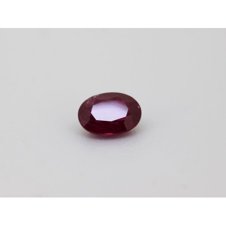 Rubis fin ovale 7x5mm 1.02ct