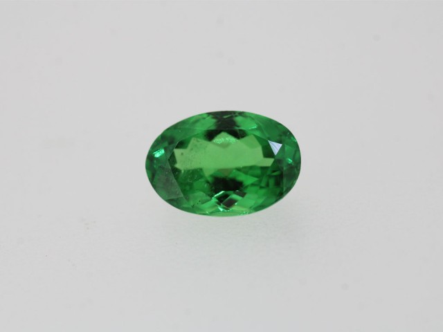 Tsavorite fine ovale 7x5mm