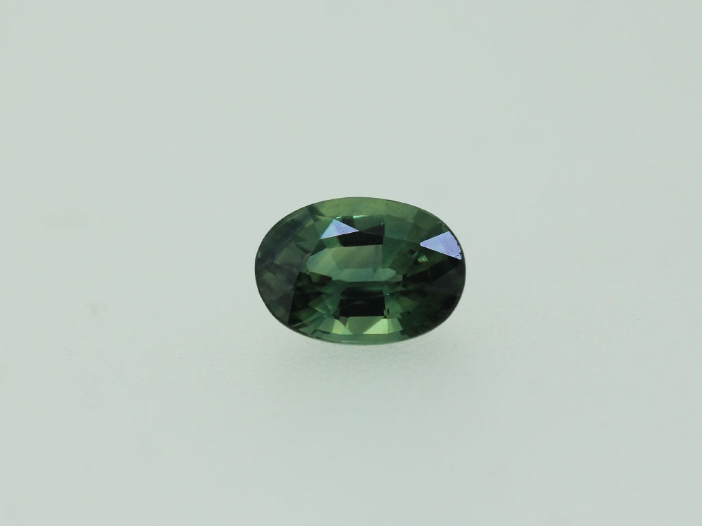 Saphir vert fin ovale 7x5mm 1.02ct