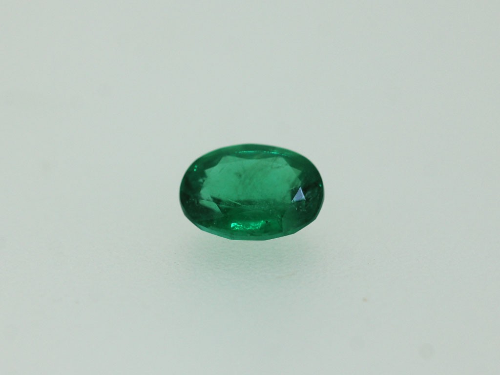 Emeraude fine ovale 7x5mm 0.76ct