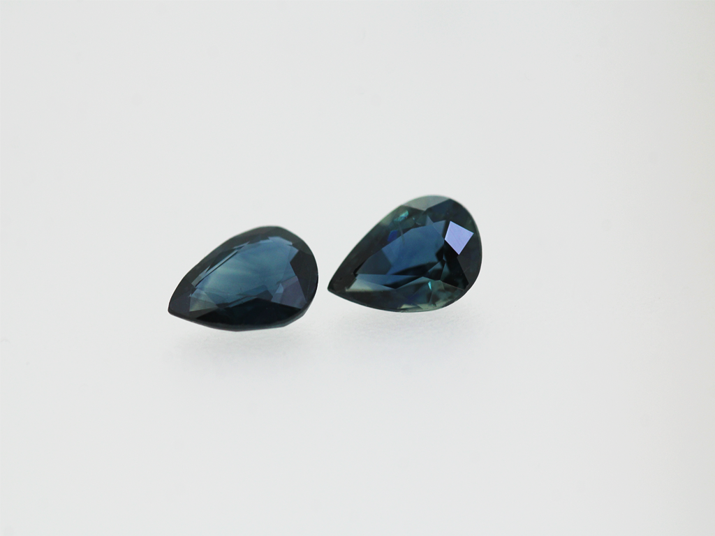 Lot 2 Saphirs "Teal" Poire 6x4mm 0.90ct