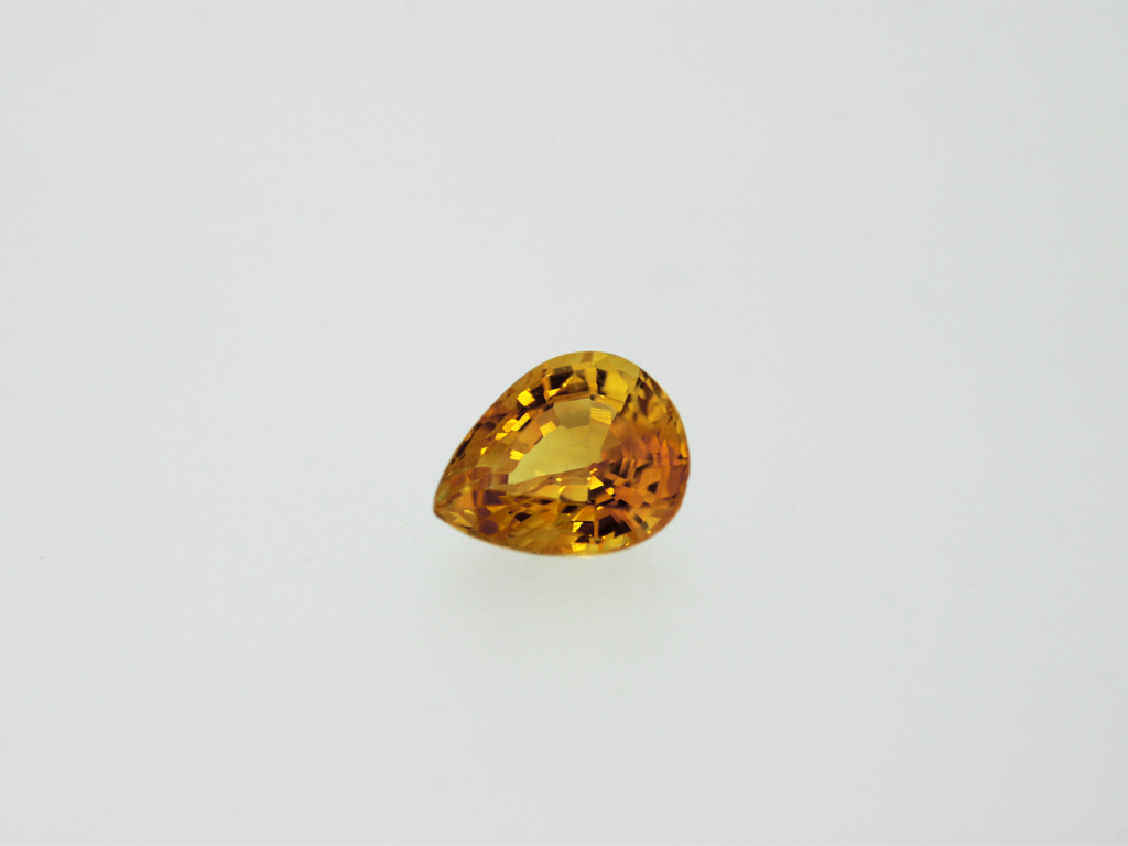 Saphir Jaune Poire 4.9x3.9mm 0.37ct