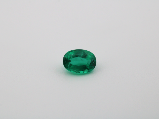 Emeraude ovale 7x5mm 0.78ct