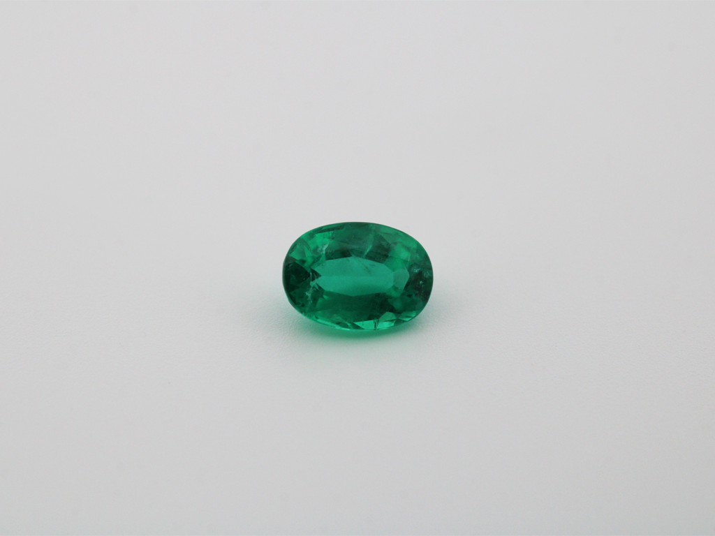 Emeraude ovale 7x5mm 0.78ct